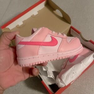 Toddler triple pink dunks
